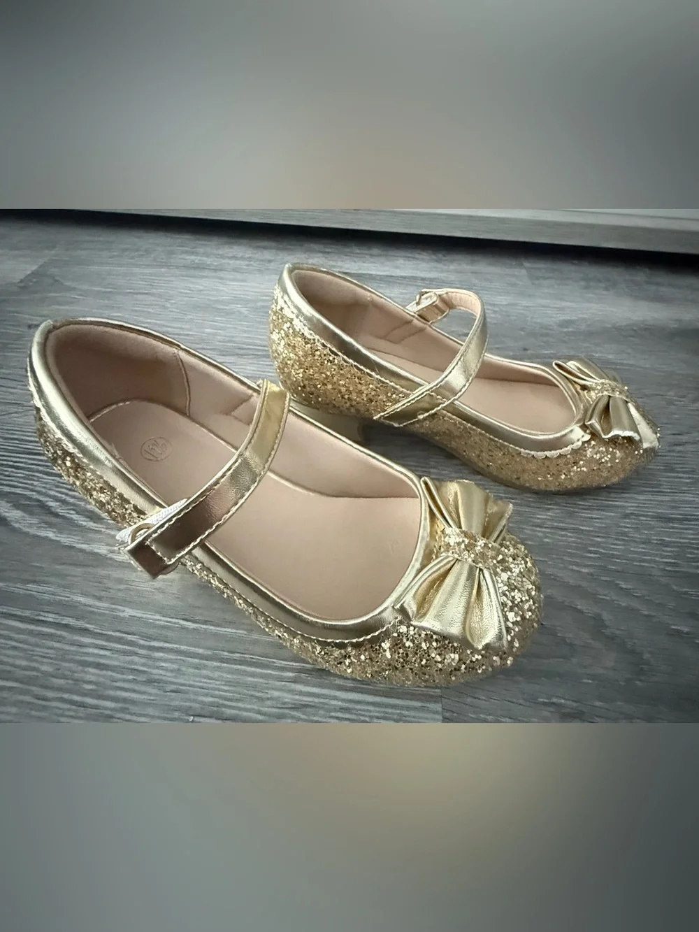 Girls Metallic Gold Mary Jane Dress Shoes with Sparkle Bow